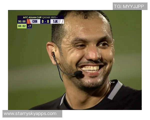 三场不败零失球展现希望黄健翔呼吁关注中国足球的复苏之路